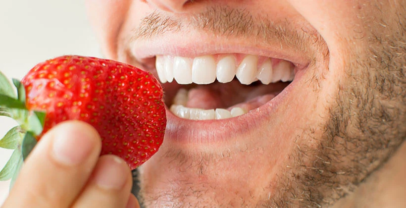 Fraises et cuisson Soda: Un Naturel Dents Blanchiment Remède 3 Soda