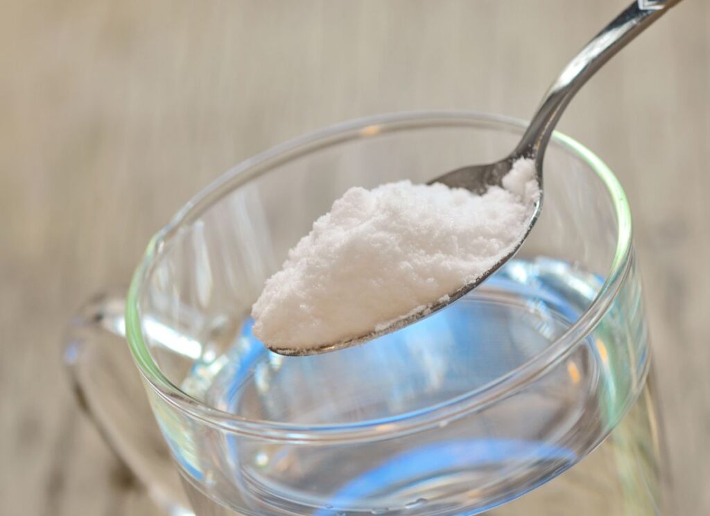 Bicarbonate de Soude au Jardin : L'Astuce Naturelle et Économique Contre Pucerons, Mildiou et Limaces ? 3 Bicarbonate de Soude