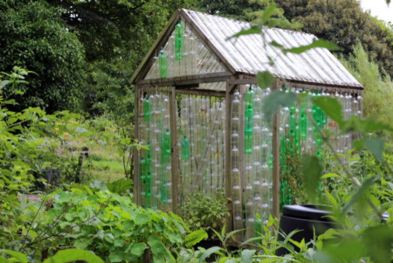 Construire une Serre en Bouteilles Plastique